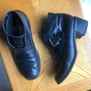 First Issue Women’s Vintage Black Leather Boots